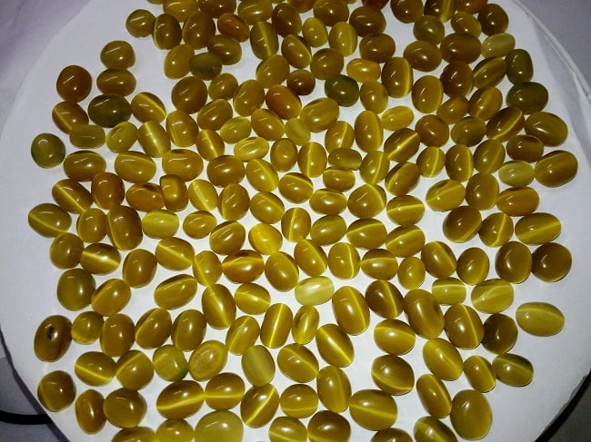 Cats eye-Lehsunia Gemstone