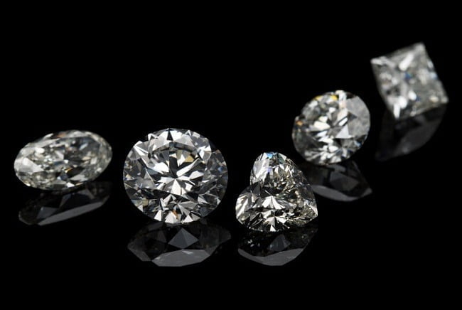 White Sapphire-Safed Pukhraj Gemstone